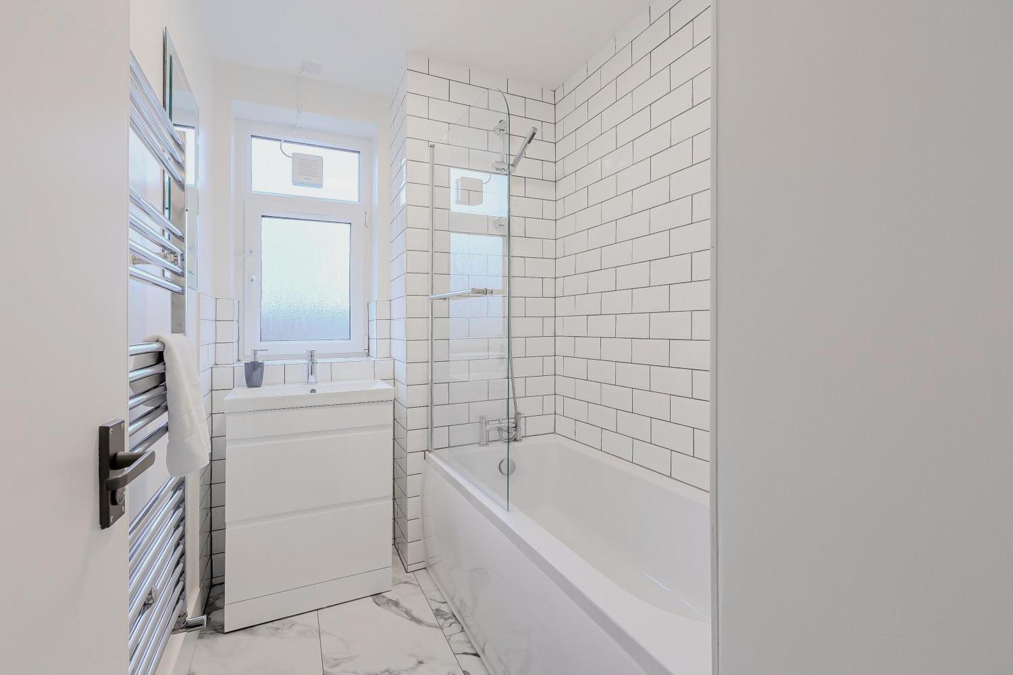 New Listing! Spacious 2br, North 2min To St * Londra