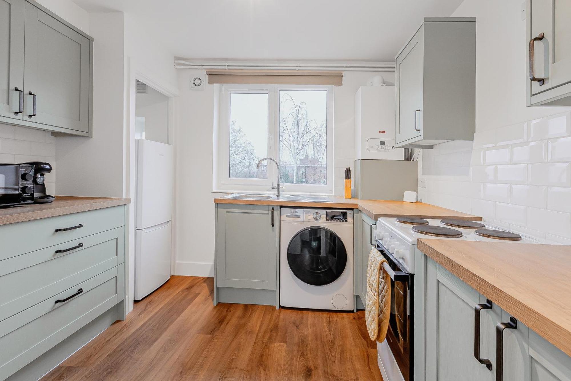 New Listing! Spacious 2br, North 2min To St Londra